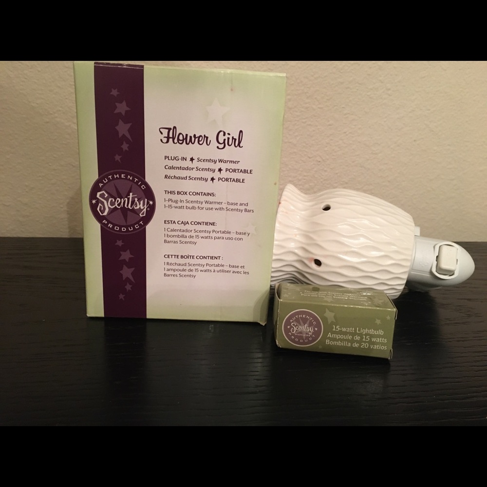 Scentsy-2 plug in warmers and bulb